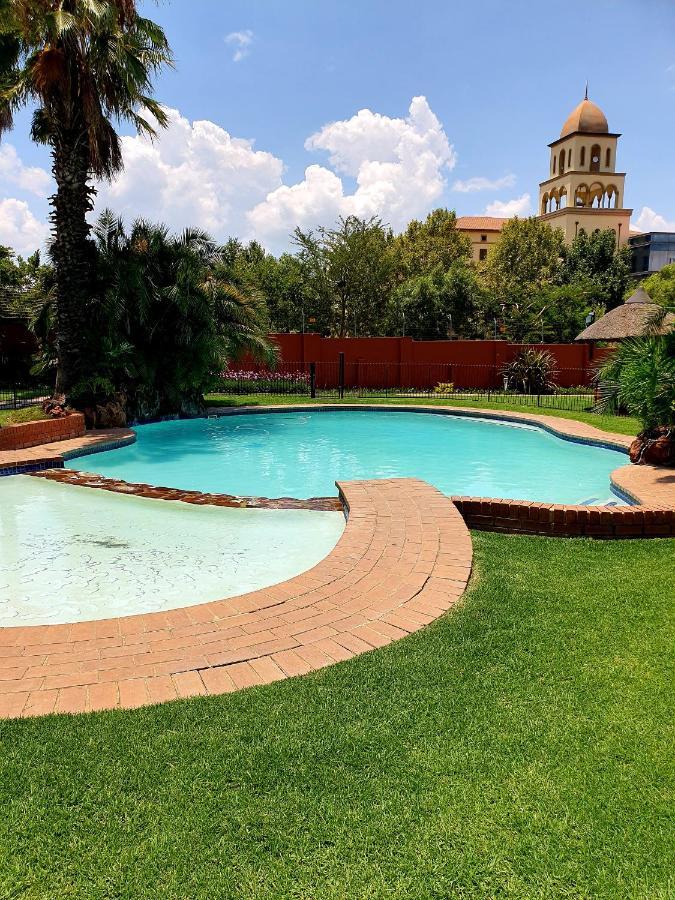 Merry Monte Casino Lodge House In Fourways Sandton Exteriér fotografie